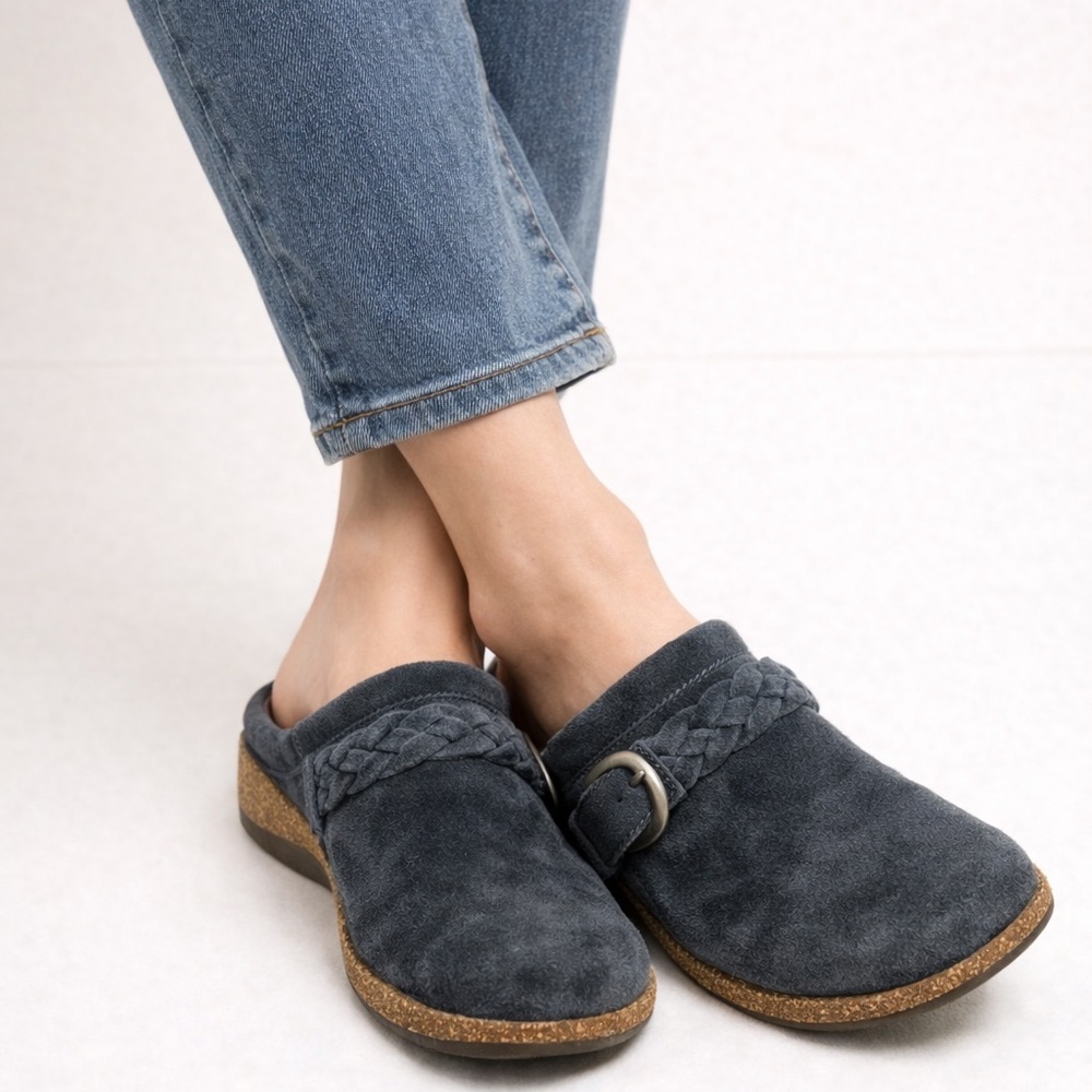 Aetrex Libby Gray Suede Clogs Size 9.5 Orthotic Arch Support Braided Strap